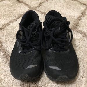 Good condition men’s Brooks Adrenaline shoes